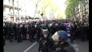 ⚡️Митинги в Париже: люди вышли на улицы с лозунгом «Ни Макрон, Ни Ле Пен». Видео от местных жителей.