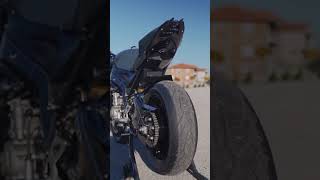 BUILDING CARBON BMW S1000R IN 3 MINUTES 🤯 #shorts