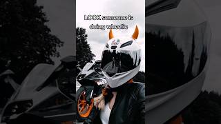 When you see someone doing wheelie 😳 #bikergirl #moto #motorbike #motovlog #motorcycle #motovlogger