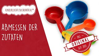 Einfache Rezepte für Kinder - Abmessen der Zutaten mit der Kinderleichten Becherküche