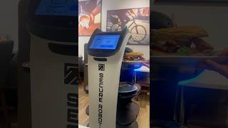 Robot serving food Malaysia 🤯