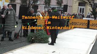 Hilden   Tannenbaumweitwerfen im Winterdorf