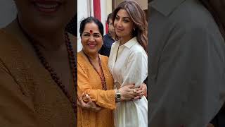 Shilpa Shetty tours Mumbai holding her mother's hand #shortvideo