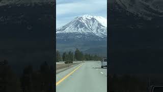 Road to Crater Lake去火山口湖的路