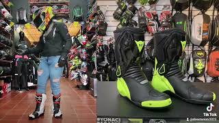 RACING STUDIO 🏍️😱💥 en #bogota #cascosmotos #accesoriosmotos #guantesmotos #monotrajes