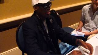 Dennis Rodman, NBA Hall of Famer, signing autographs - TopSignatures.com