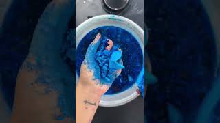 पानी का colour Blue हो गया।