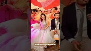 Alakh Sir got married 😍| alakh sir engagement 😎| #physicswallah #alakhpandey #shorts