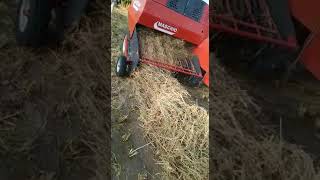 Square baler demo