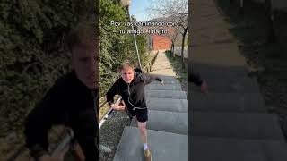 Pov: vas caminando con tu amigo el bajito