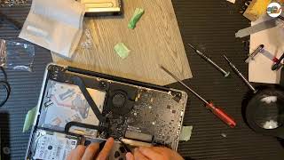 Assembling Macbook Pro 2011