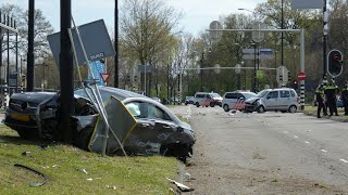 Zeer veel schade na botsing tussen 3 voertuigen op de van Schuylenburgweg in Nijmegen