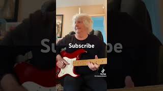 Grandma Play Dire Straits on guitar. 🎸👉🤯 #direstraits #guitarsolo