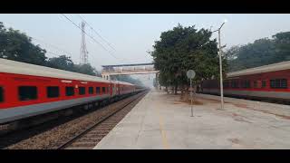 Mission Raftar! 12403 Bikaner SF Express zips Past Runkuta at 130 KMPH in chiily winter morning..!