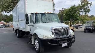 2012 International 28ft Box Truck