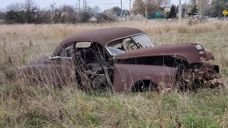 Old Abandoned 1952 Pontiac Chieftain Eight