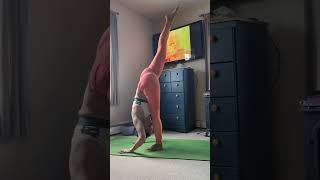 standing splits FIRST ATTEMPT 😁