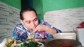 MAKAN WENAK DENGAN AYAM TEPUNG Sambel DADAKAN DAN TAHU SAYUR#kuliner #sambelmentah #ayamtepung