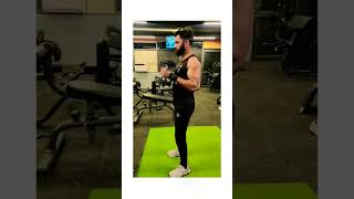 #trendingshorts #viral #bicepsworkout @TonyTV1994 @tonney1147 #nehakakkar