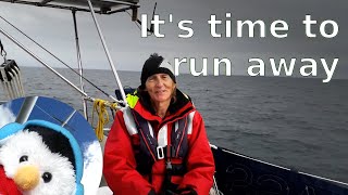 Sailing Scotland - We run from weather - Barra - Canna - Tobermory - Ep. 208