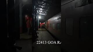 22413 GOA RAJDHANI EXPRESS CROSSING AT VASAI ROAD #train #railfanning #rajdhani #konkanrailway