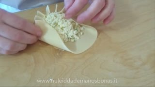 Preparazione de "sas casadinas"