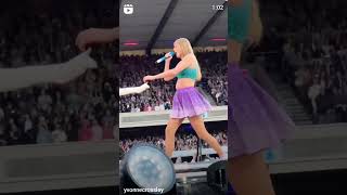 Taylor Swift performing Style #Shorts