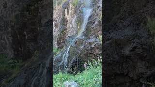 Зеленый скалистый водопад 🇰🇿Waterfall.