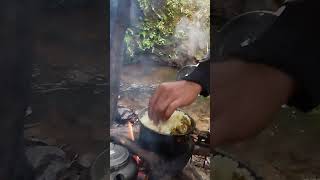 masak nasi liwet pinggir aliran air bersih #bogorhits #airbersih #jejakpetualang