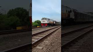 Tourist train #shorts #keretaapiindonesia #railfans