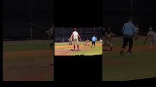 COLLEGE BASEBALL CATCHER THROWS OUT RUNNER AT 2ND BASE  DURING SPRING BREAK BASEBALL IN FLORIDA