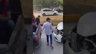 PAKISTANI IDIOT DRIVING