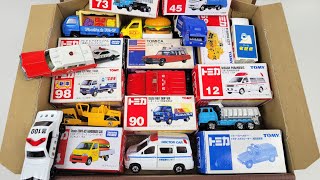 トミカ『緊急車両＆建設車両』ミニカーと同じ絵柄の箱を探し収納しよ！Tomica Construction & Emergency Vehicles Stored in a Box!