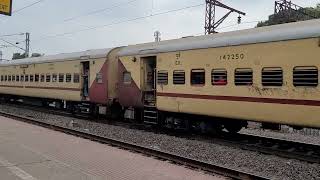 12334 Vibhuti Express Skip Bally Station #train #travel