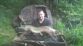 Fishing Tail Films - Andy's Surprise from a big Gravel Pit during an Autumn Tails episode #pike