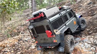 Traxxas TRX4 Defender Climb mountain