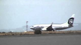 Alaska Airlines 737-700 takeoff from KSFO