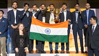 Team India 🇮🇳 receive their Gold Medals and Trophy from Vishy Anand!