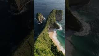 Kelingking Beach is one of the most iconic sights on Nusa Penida #nusapenida #kelingkingbeach