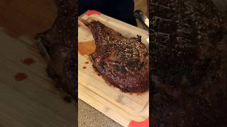 slicing a big steak #grilling #bbq #charcoalgrill #steak #outdoorgrill