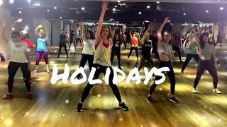 Holidays by Meghan Trainor ( ft. Earth, Wind & Fire) ~~ Zumba with Katie Moves Taipei