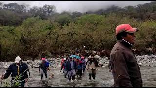 Anfama: la heroica bajada de los enfermos en andas, por la montaña