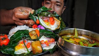 Mukbang spicy green leaf sunny side up with juicy pork meat 🍖