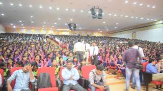 MCs Thamizh and Nandhini addressing thoudands of students at Guinness record event