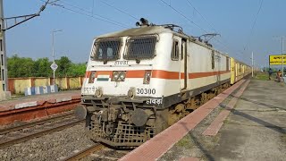 Legendary Kalka-Delhi-Howrah Mail Aka Netaji Express Rages Past Jhapandanga at Flat 110 Kmph..