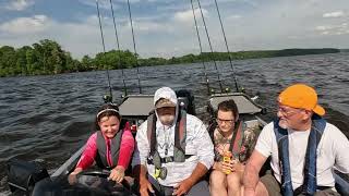 Arriya navigating the waves on Kentucky Lake with PawPaw 04/27/04