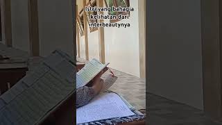 Istri yang bahagia kelihatan dari interbeautynya