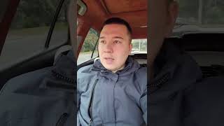 ветер обдувал его сидую бороду