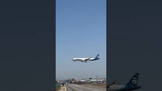 Alaska Airlines Airbus A321neo landing at LAX runway 25R #aviation #planespotting #airbus