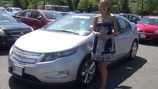 Virtual Video Walk Around of a 2012 Chevrolet Volt at Michaels Chevrolet p2675